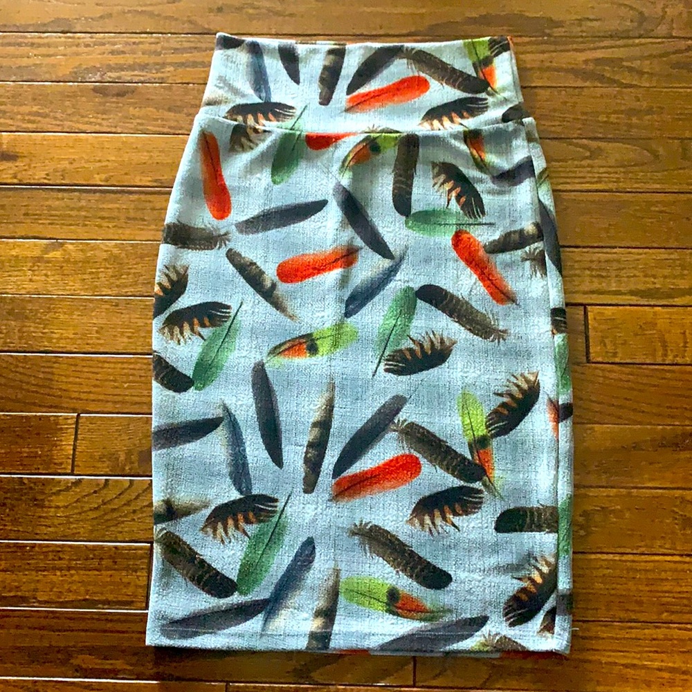 Stretchy Feather Skirt.